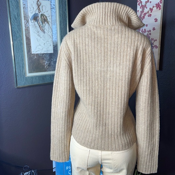 HOST PICK π₯ πGreat USED condition Nanushka M Sweater - Picture 9 of 13